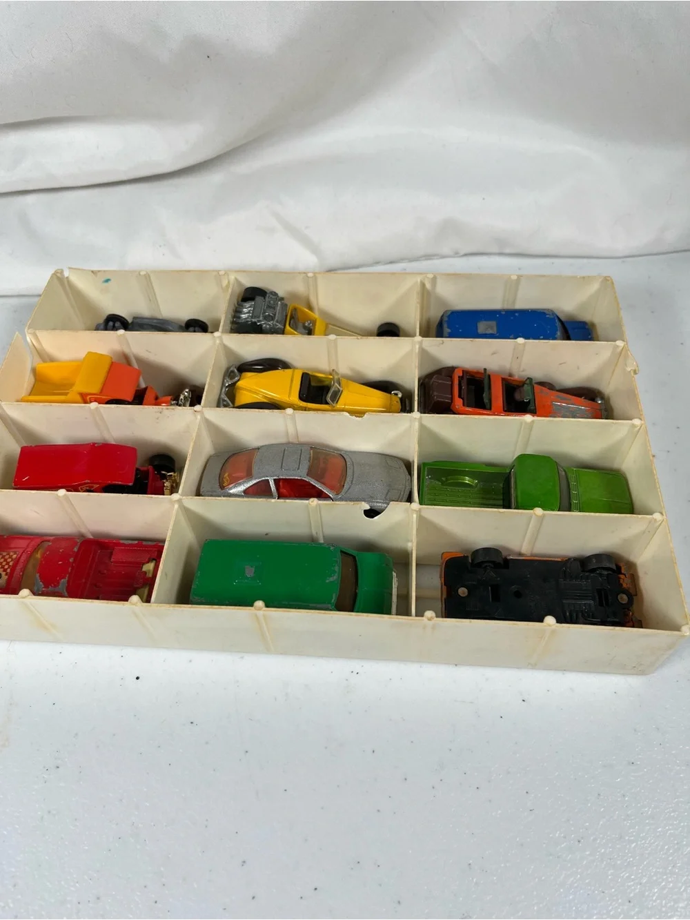 Hot Wheels 24-Car Collector's Case -cars are included